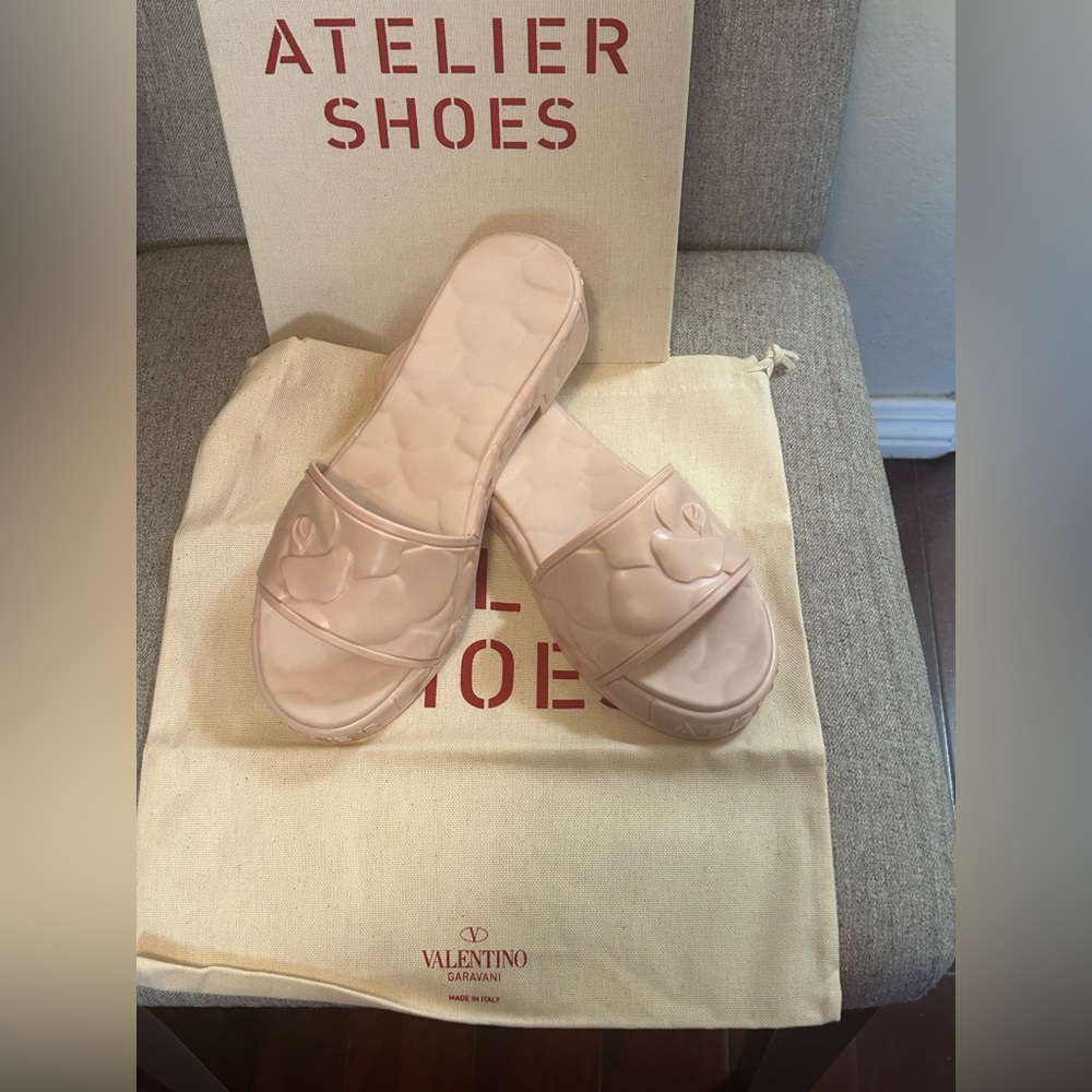 🎉HP🎉Valentino Garavani Atelier PRISTINE Rose Slide Sandal - Picture 7 of 14